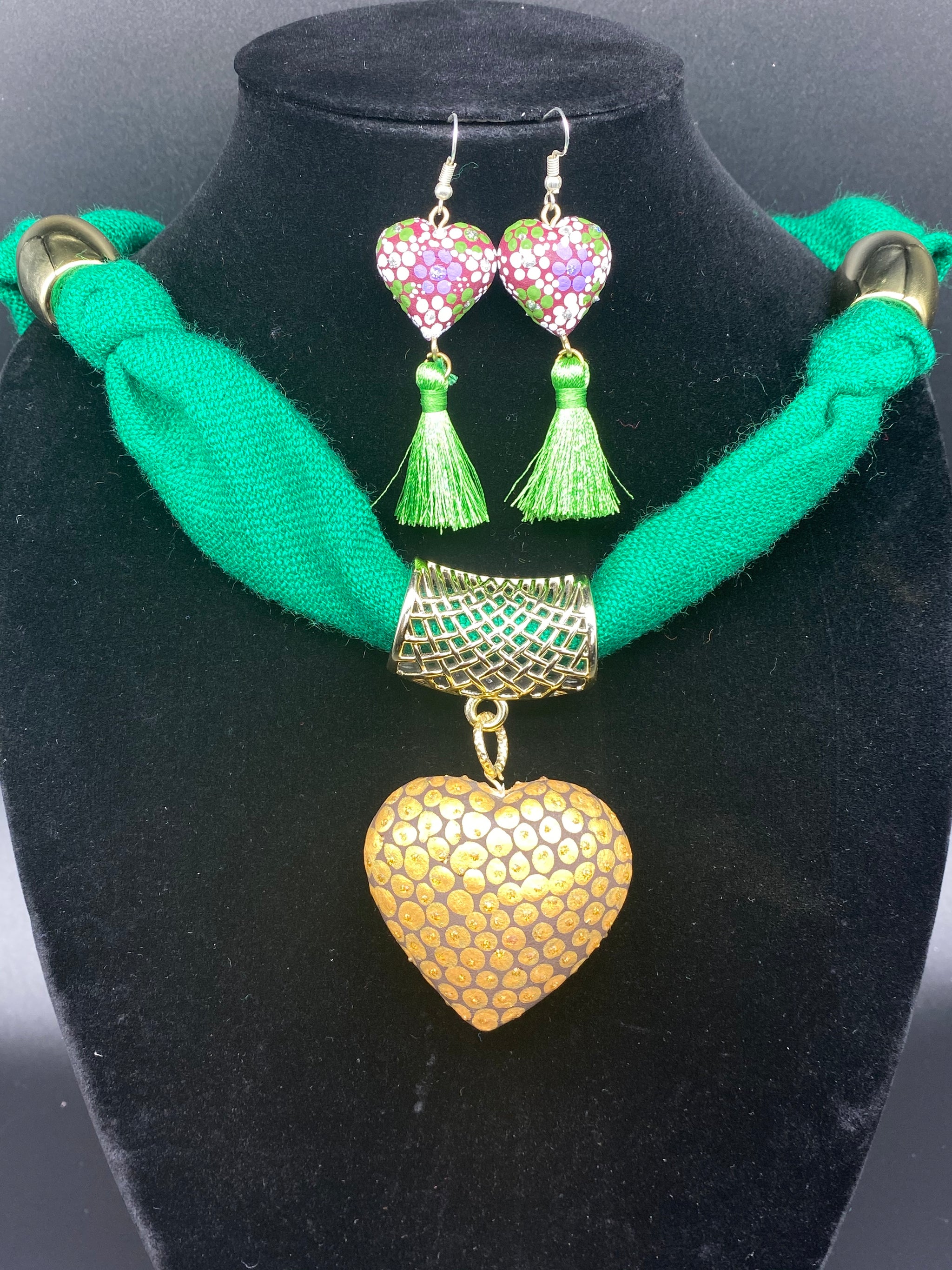 Wonderful Mexican Artisan Wood Set of Necklace and Earrings (Alebrije) - Corazón Clothing